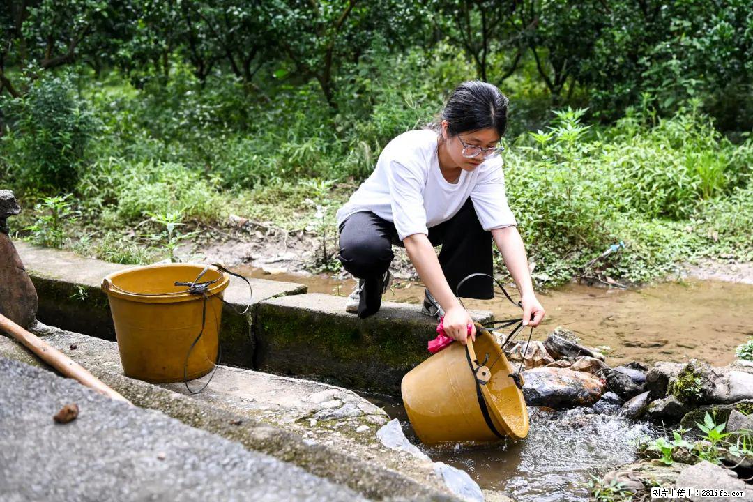 全网追的“扁担女孩”,找了一份暑假工,时薪12元 - 岳阳生活资讯 - 岳阳28生活网 yy.28life.com